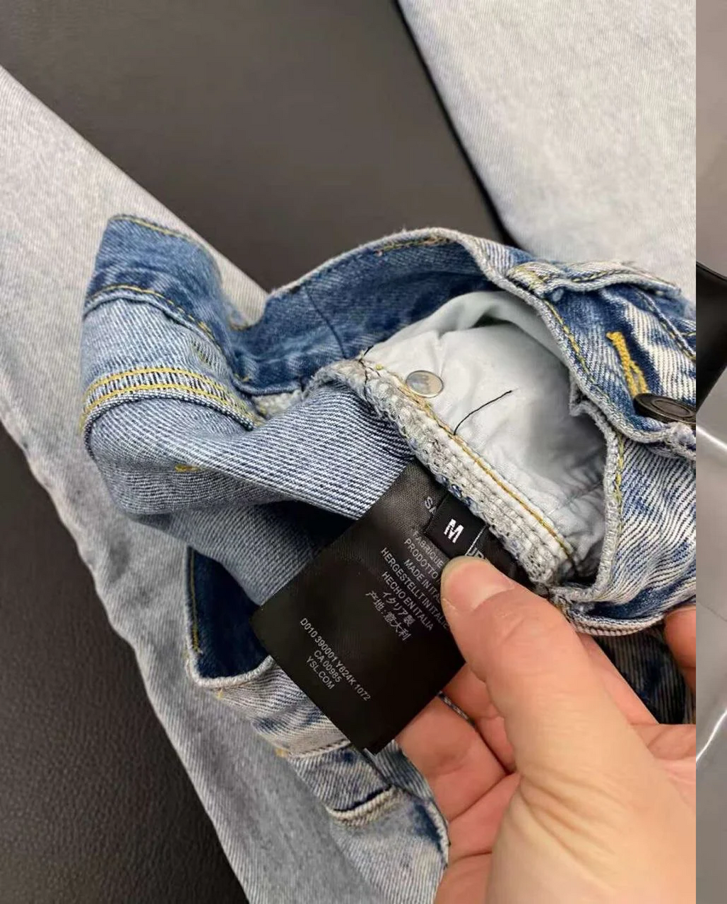 High-wasted jeans