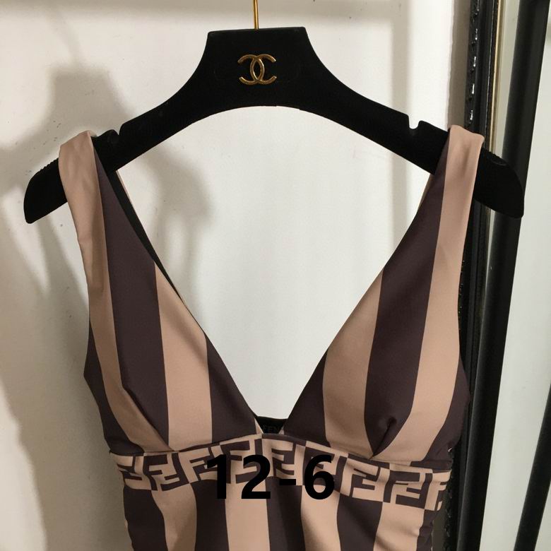 Traje de baño a rayas