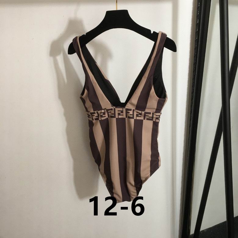 Traje de baño a rayas