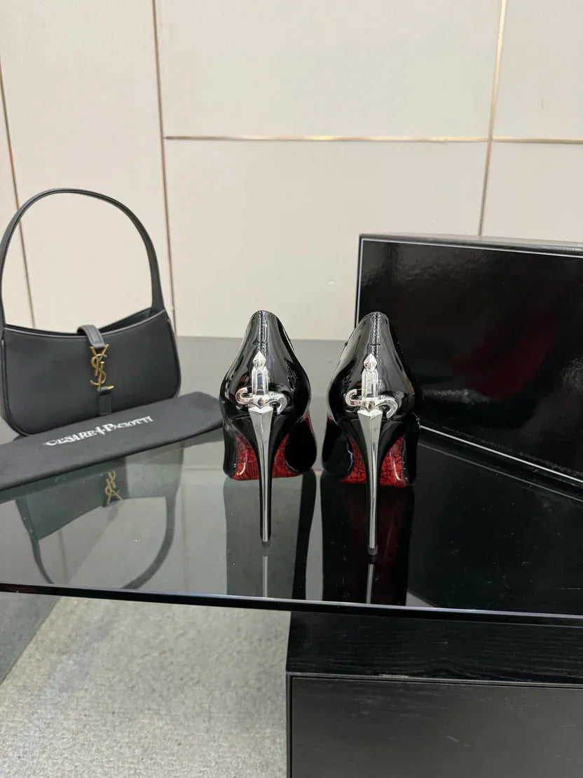 Dagger Heel