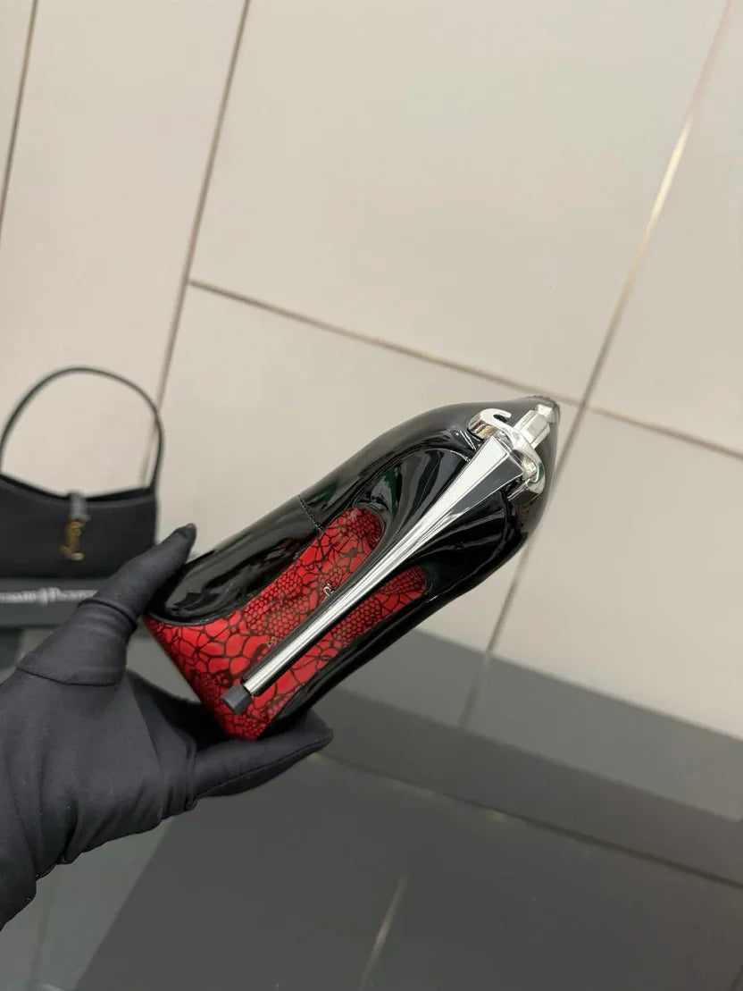 Dagger Heel