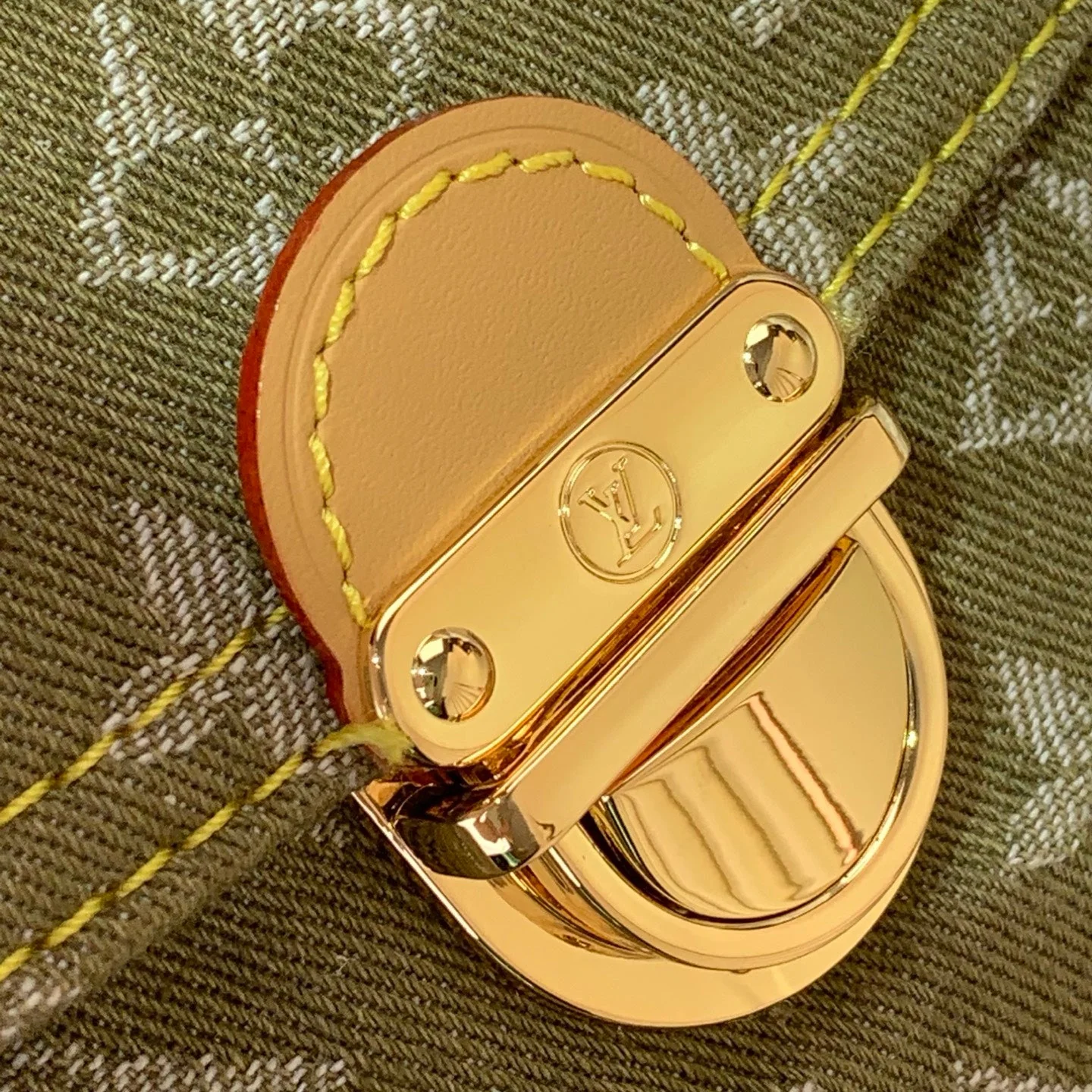 Bolso bandolera de mezclilla vintage en verde pomelo