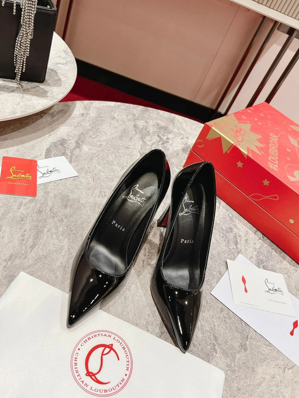 Black Red Pointed - Toe