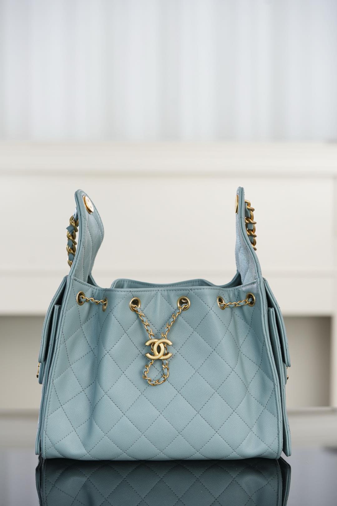 Soft Quilted Shoulder Bag 25